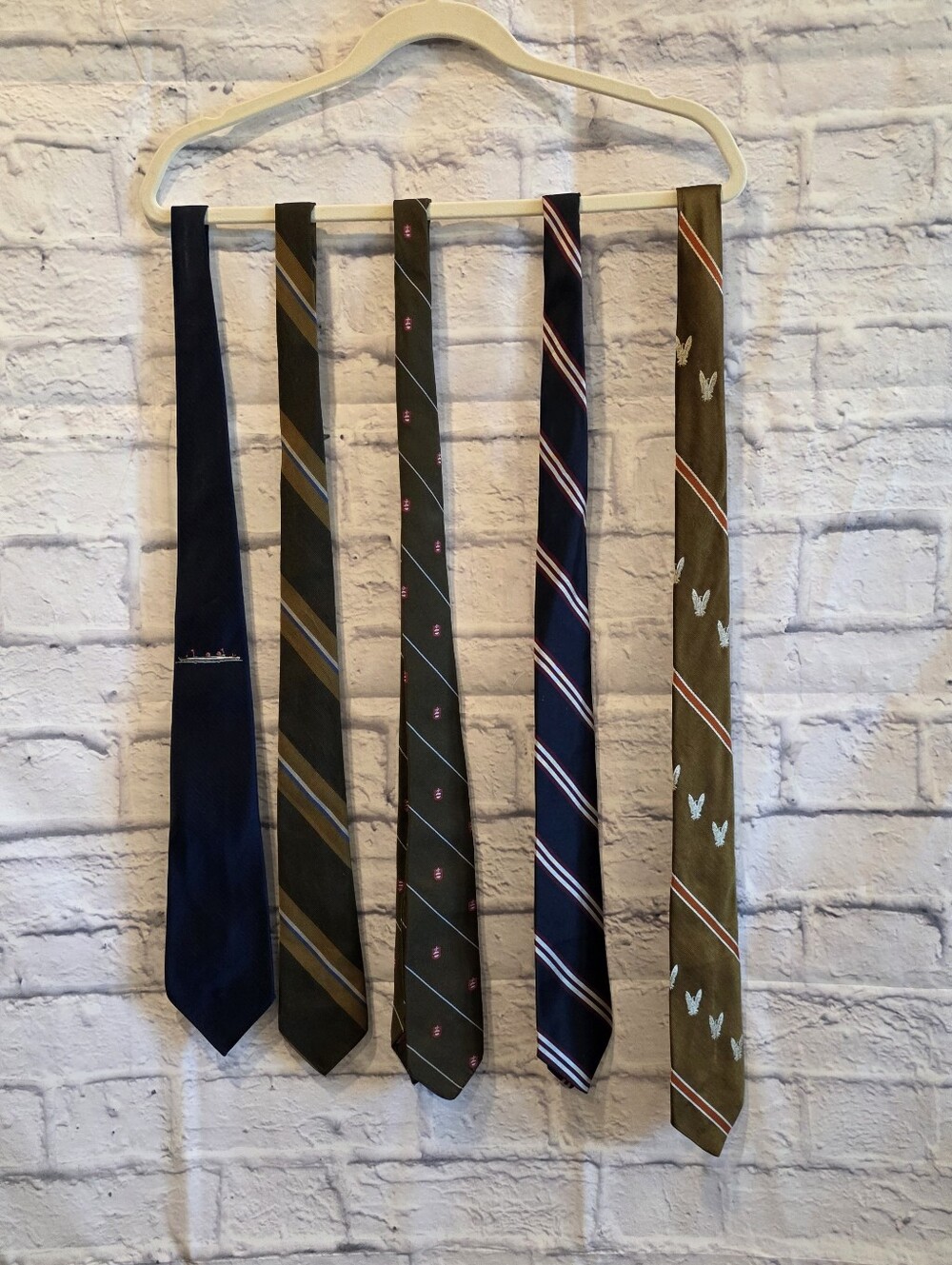 Lot of 5 Men's 100% Silk Ties Vintage Preppy Striped Crest Novelty Theme